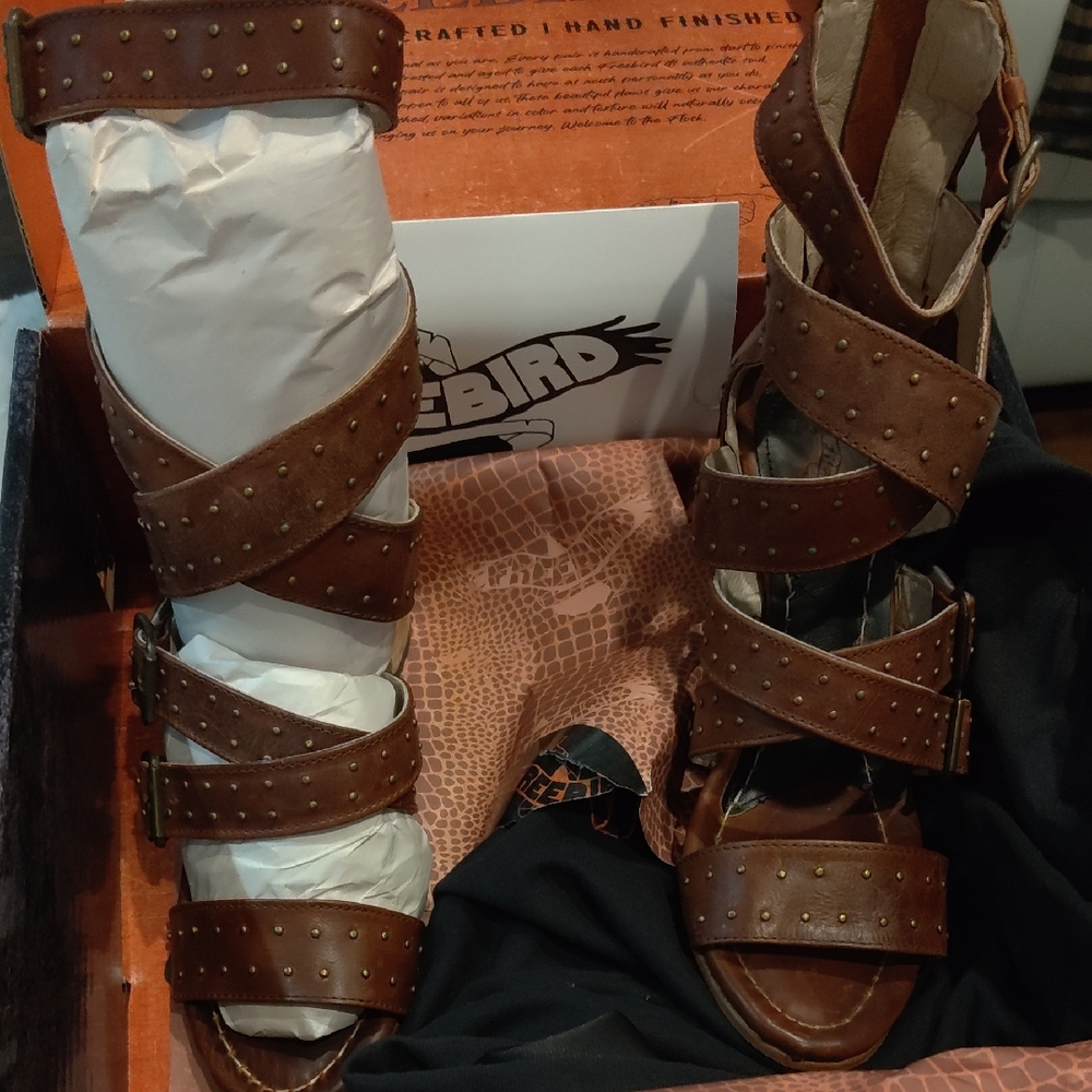 Freebird Tanica Cognac Sandals